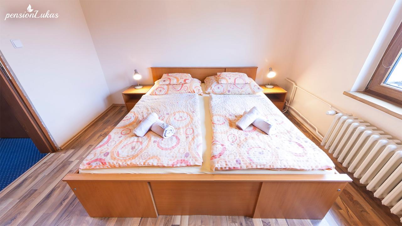 Pension Lukas Karlovy Vary Rom bilde